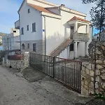 Maja Апартаменты *