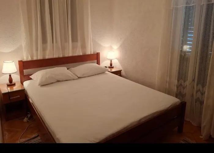 Maja Apartment *